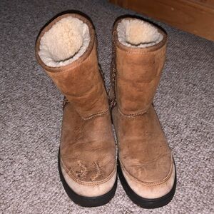 UGG SHORT BOOTS Ultimate TAS 5212 Leather Shearling Lined Womens 7 tan suede